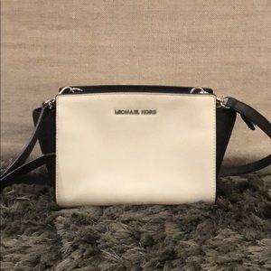 White and black crossbody